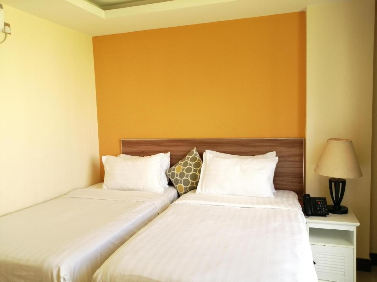 The Grand View Hotel Мале Екстериор снимка