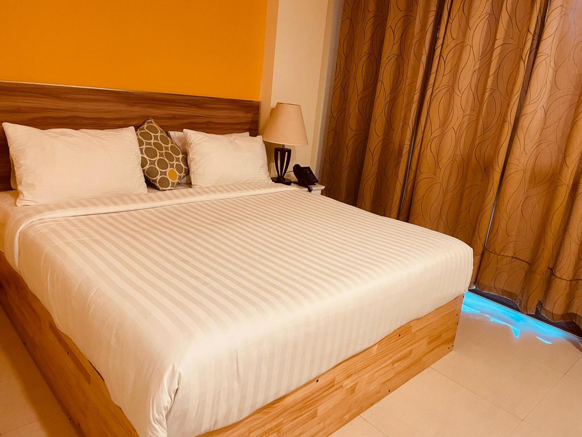 The Grand View Hotel Мале Екстериор снимка